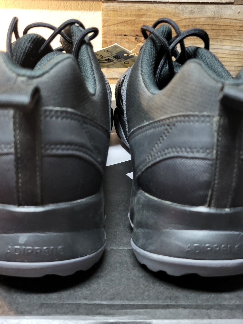 *NEW* Adidas Terrex AX2S Low Top Black Hiking Shoes Size Men’s 10.5 Women's 11.5 - Picture 4 of 7